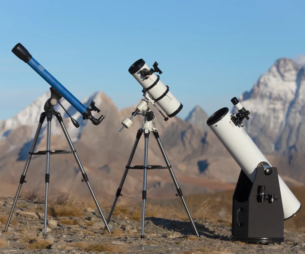 photo des deux télescopes et de la lunette astronomique de la gamme Stelescope de Stelvision